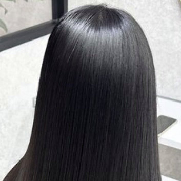 Roomy_to_hair