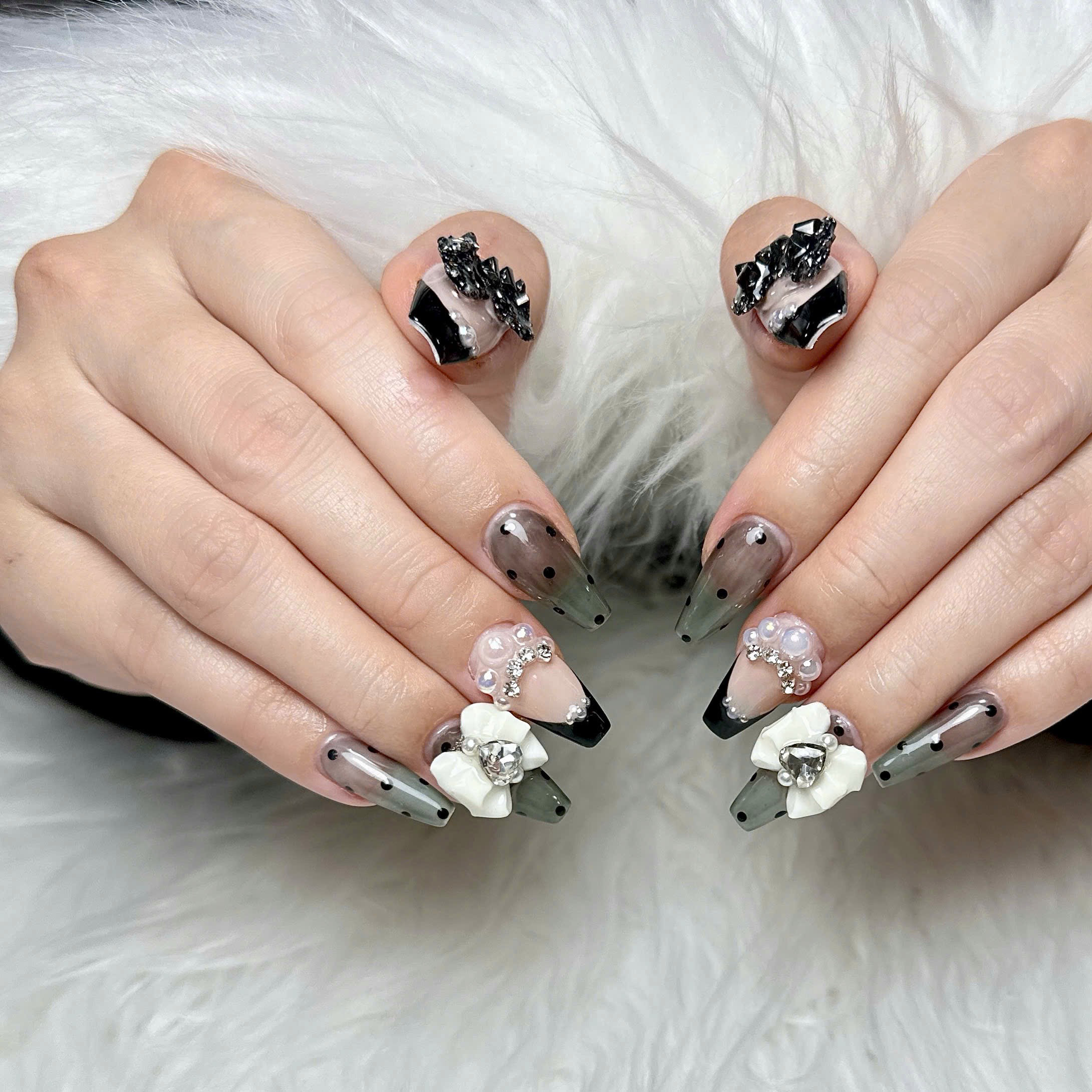 SHE_NAIL_