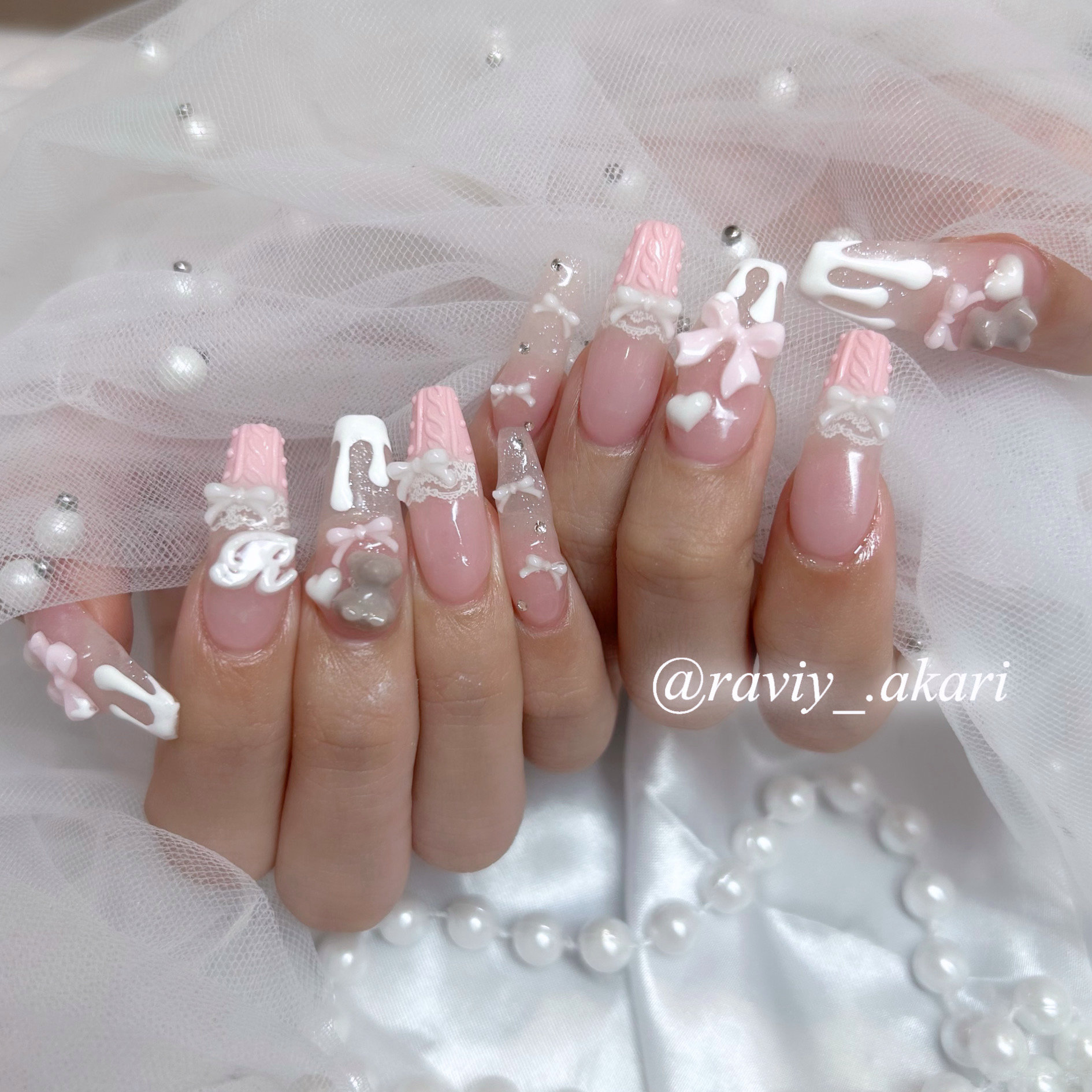 Raviy_.Akari