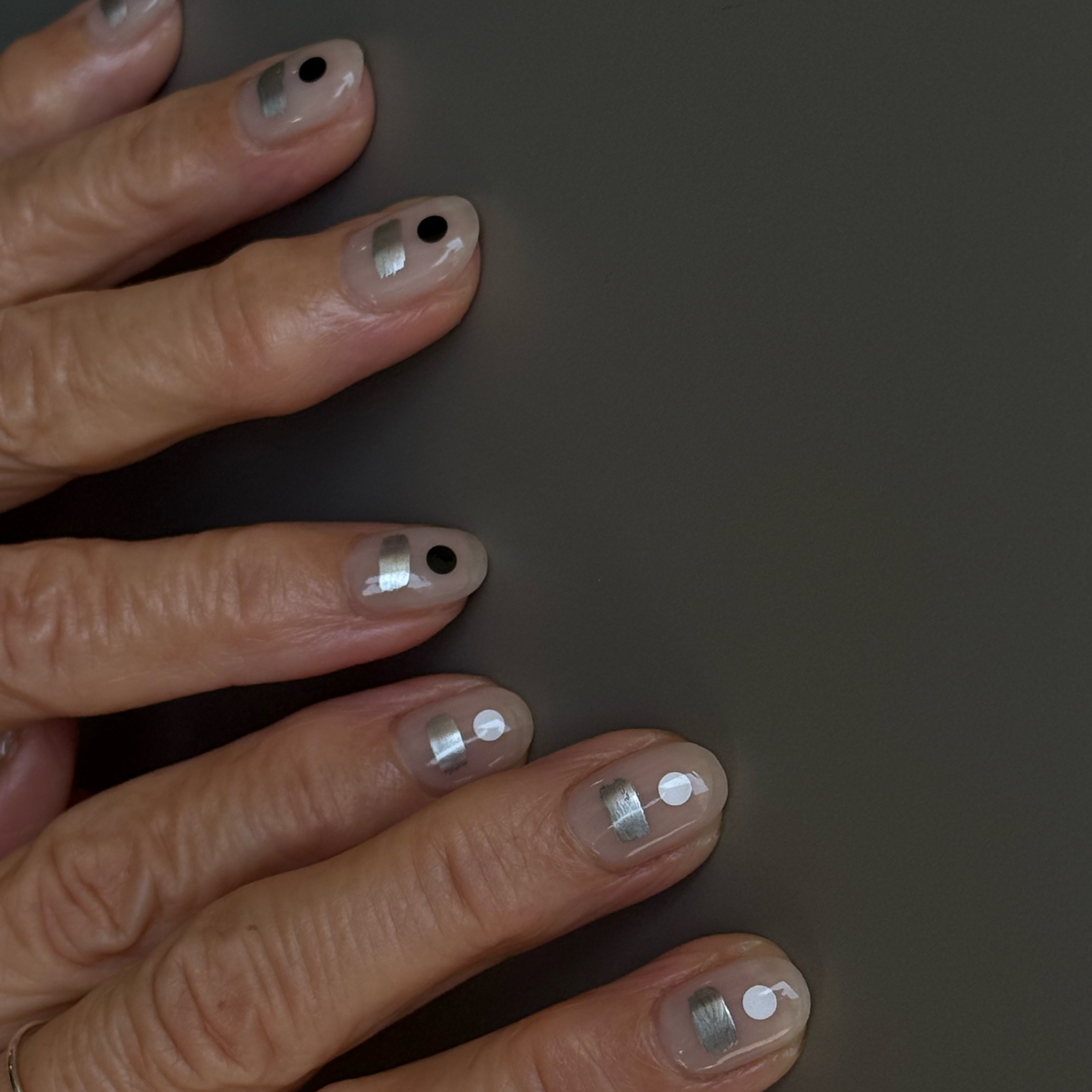ten.nail