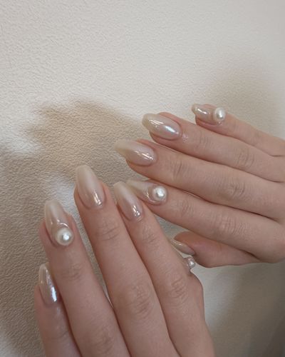 Mirror nail
