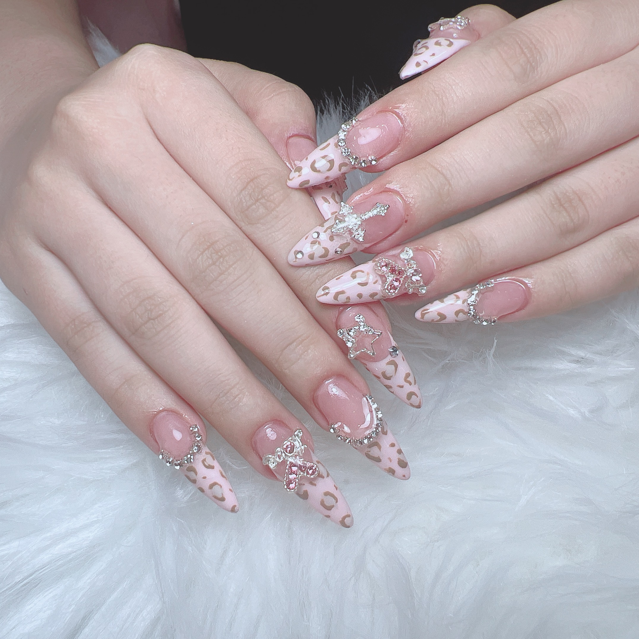 Har02_Nail