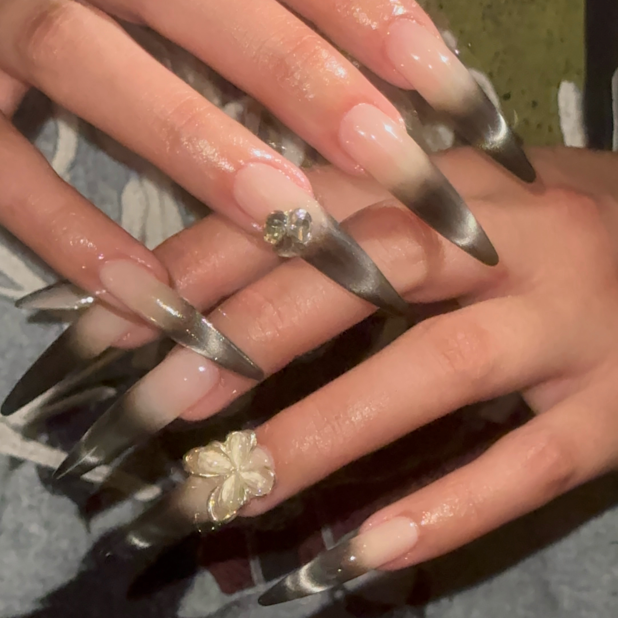 Rhechi_nail