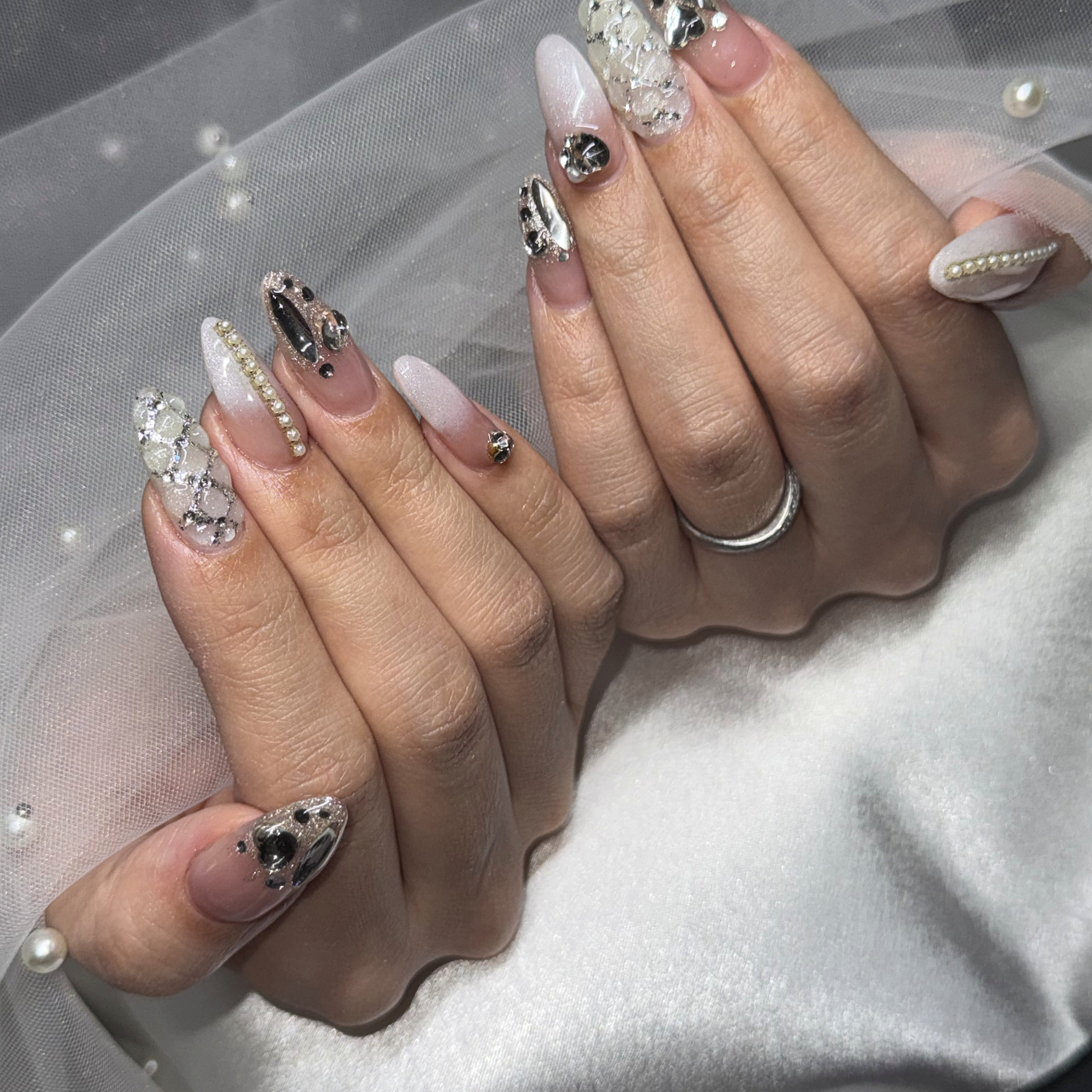 Anela_nail.