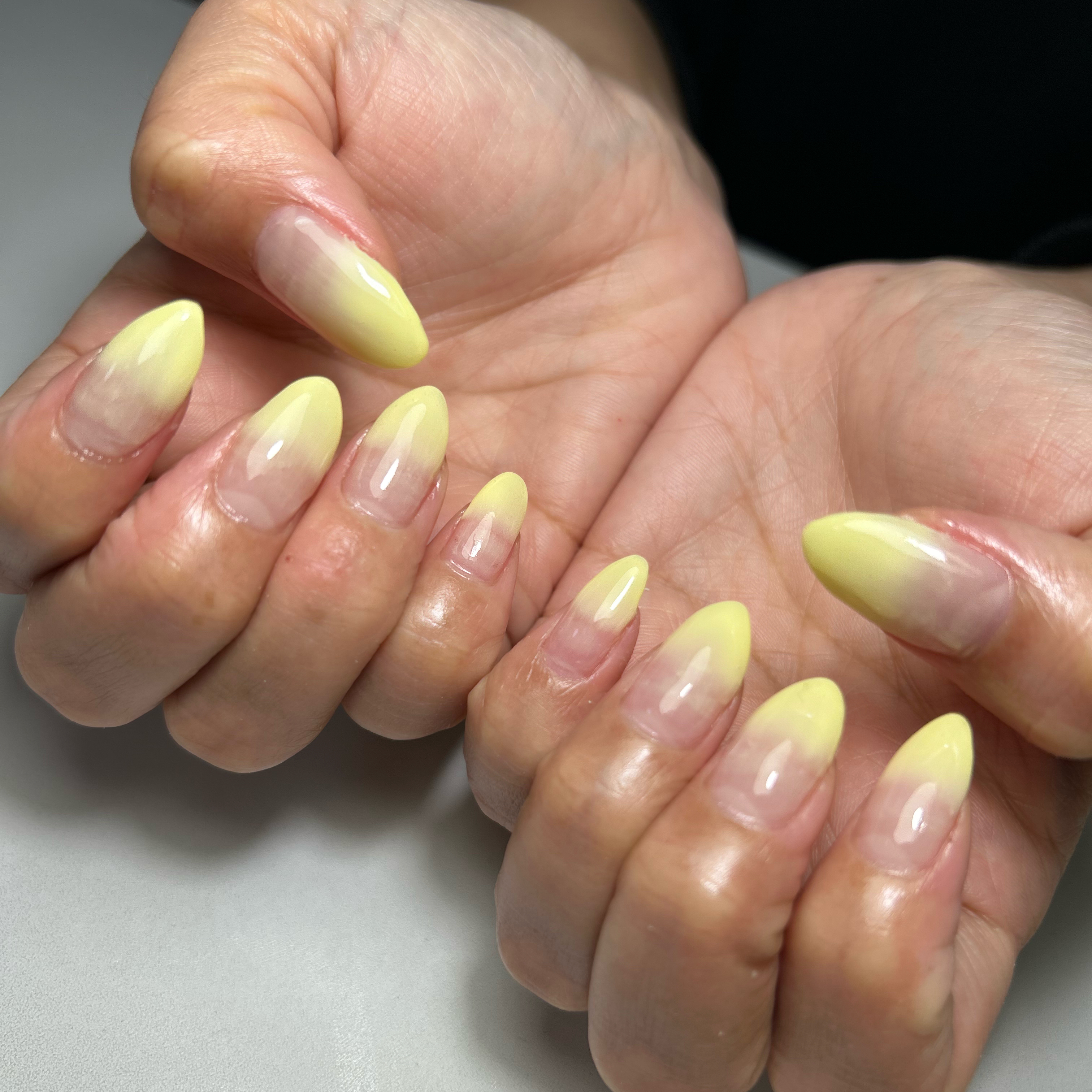 Kiki_to_nail