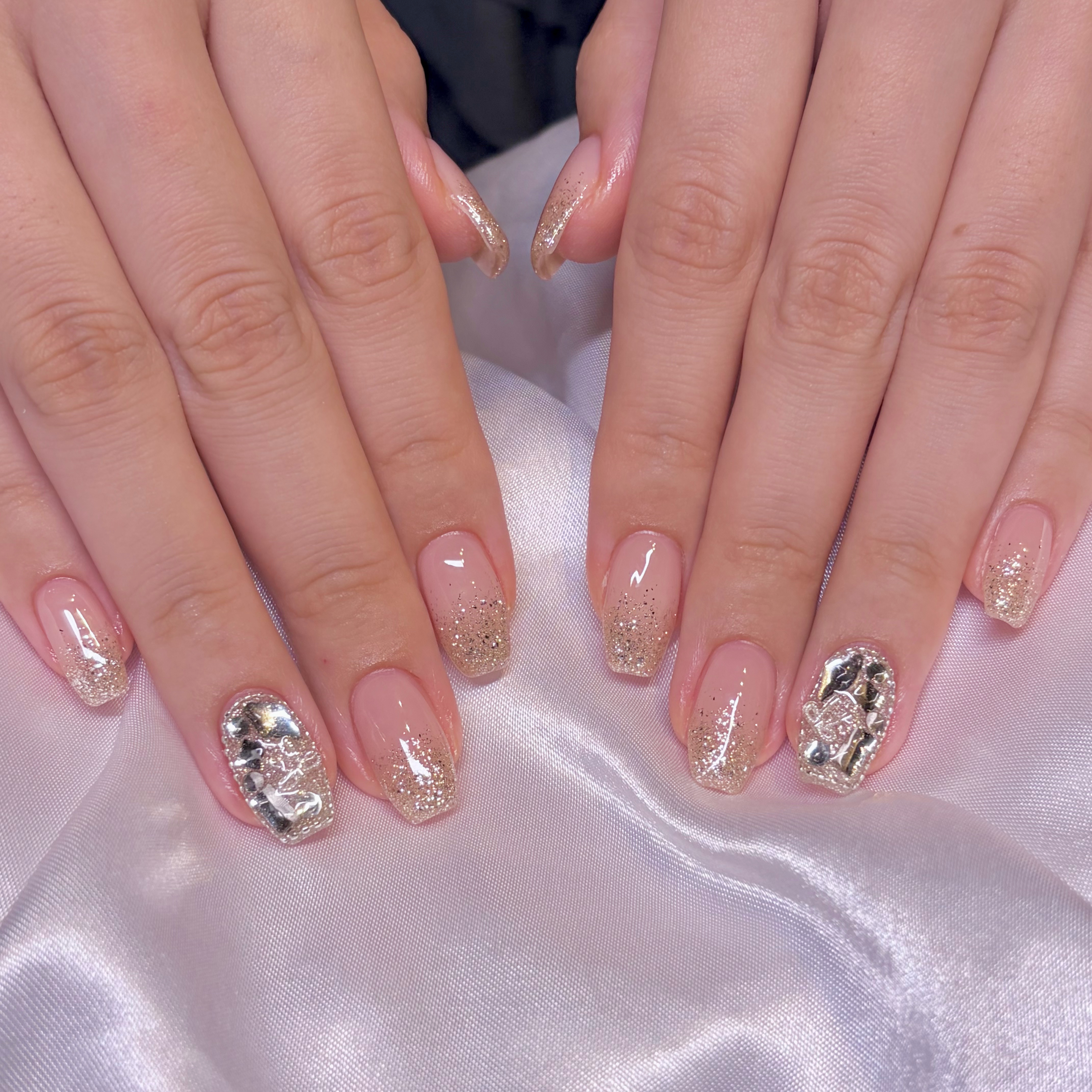 emu.nails
