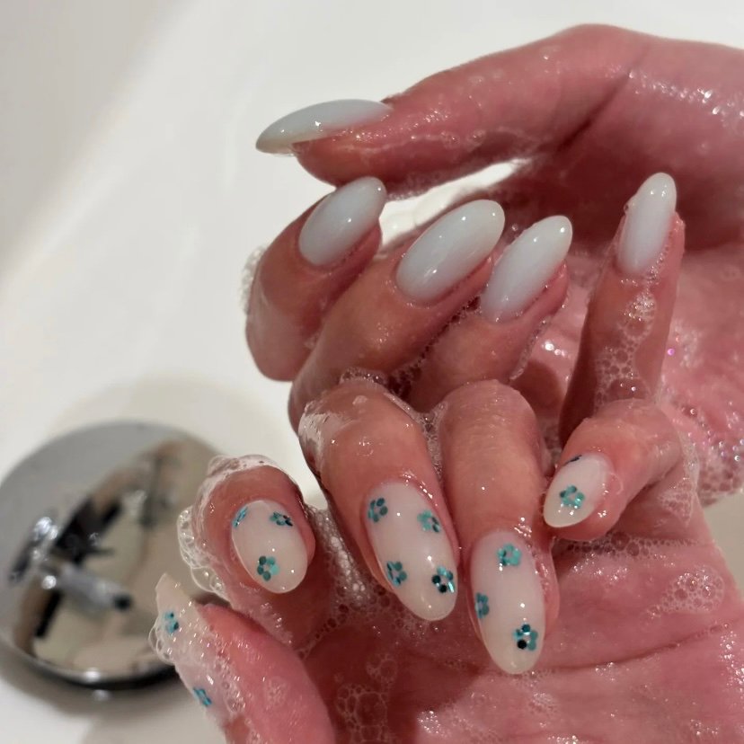 UM_NailSALON