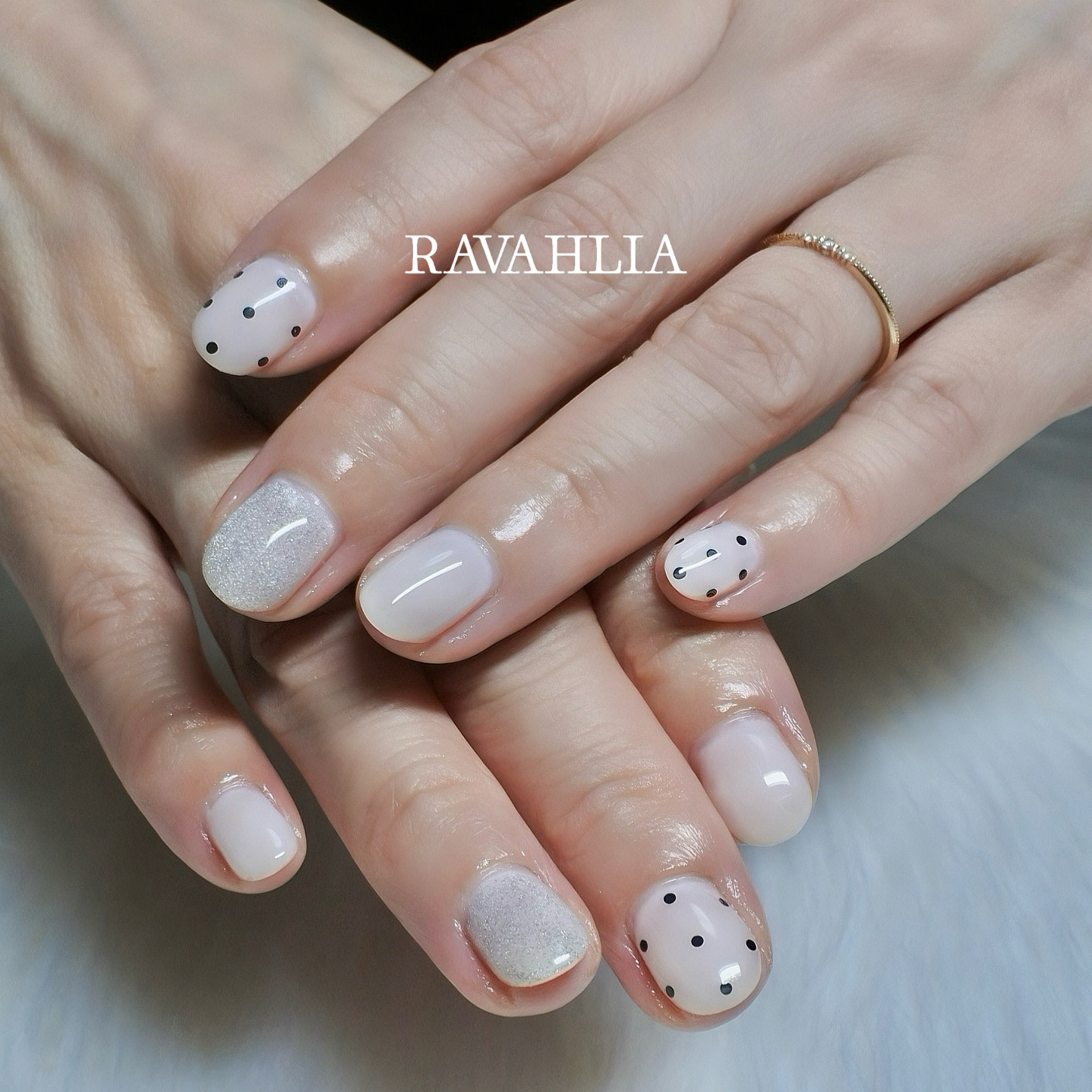 Ravahlia_nails