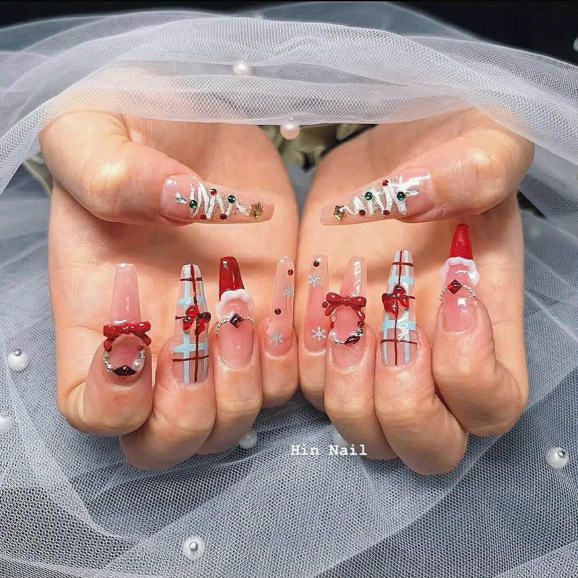 hin_nails