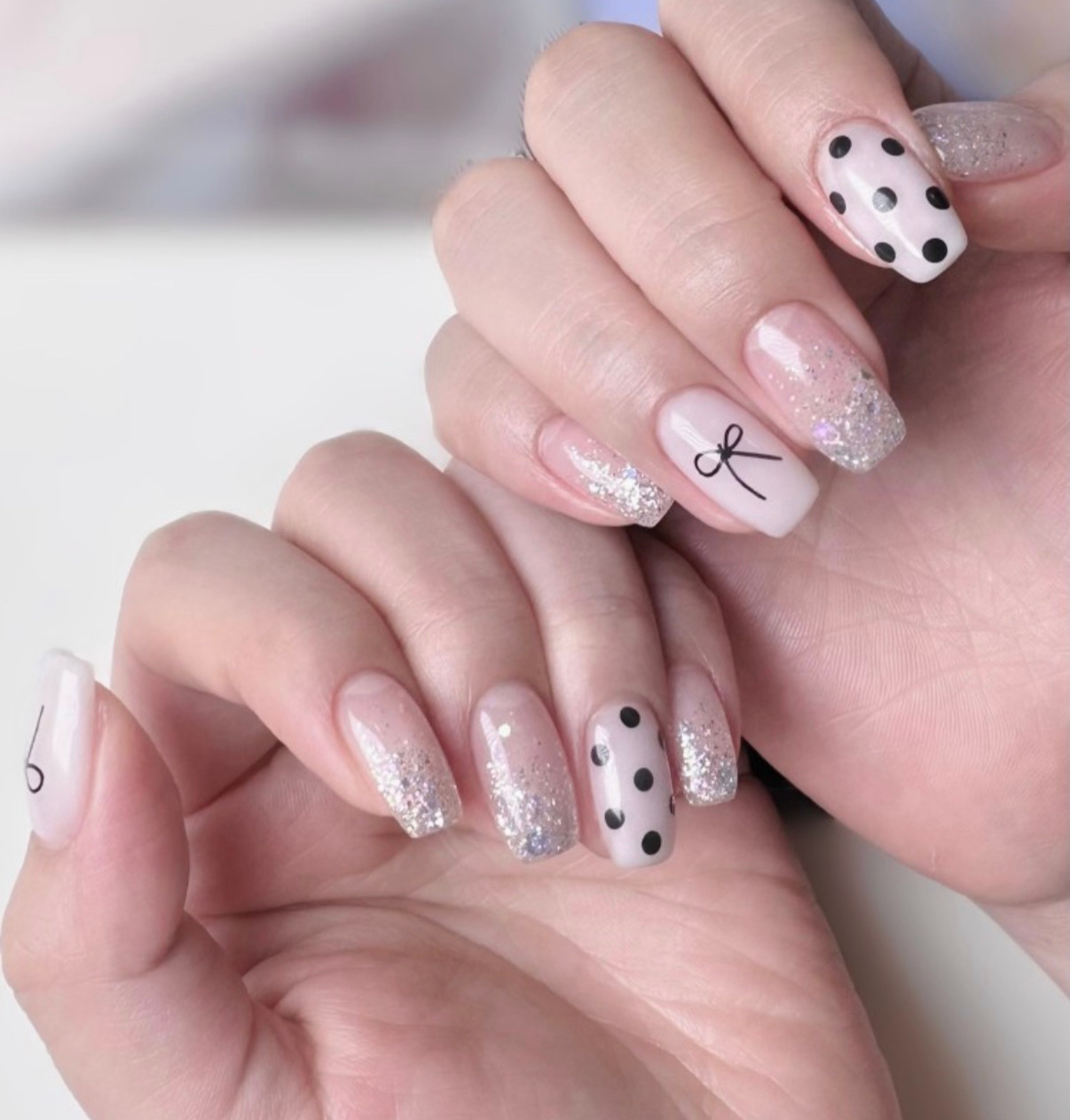 LUNA_Nails