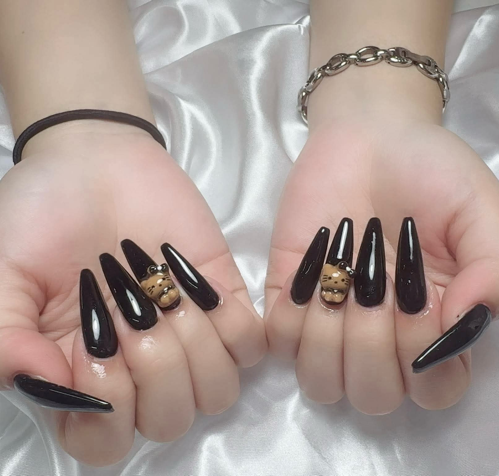 suki.Nail