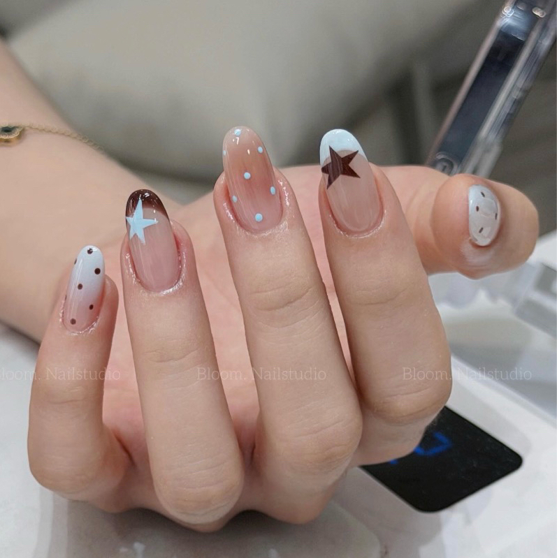 AMI_NAIL_KEBUKURO