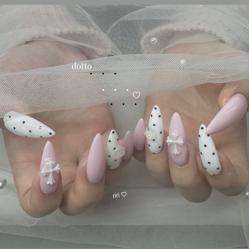 RiRi Nail Studio
