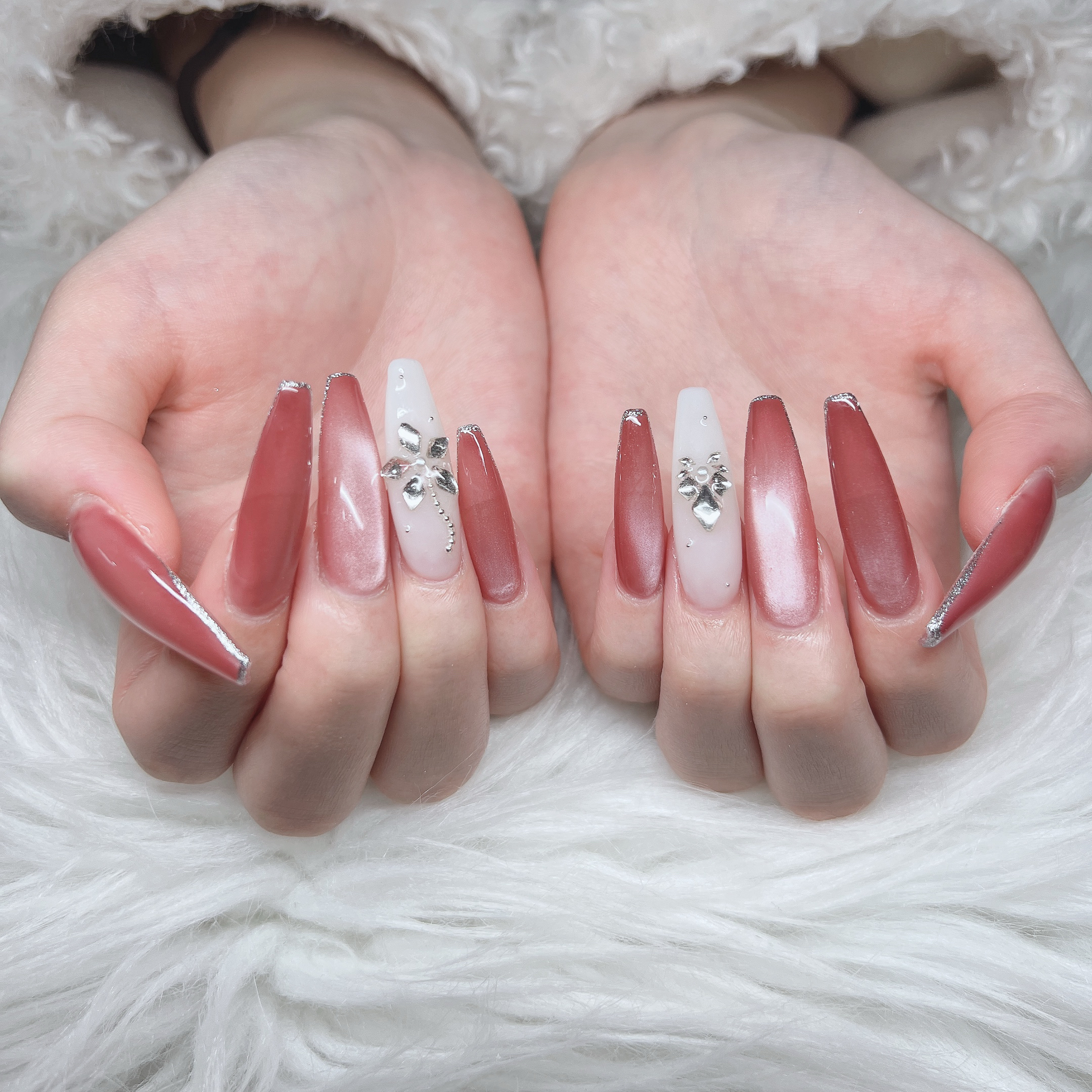 Lee_Nails
