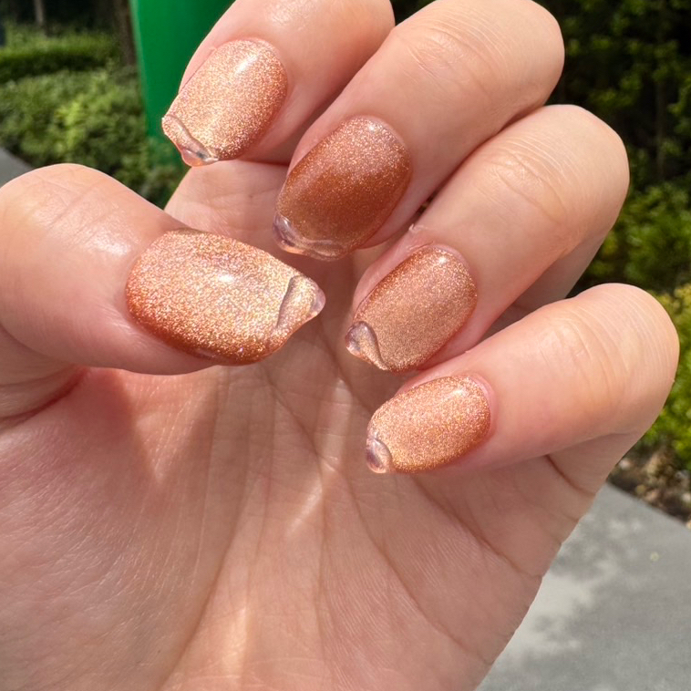wol_f_nail