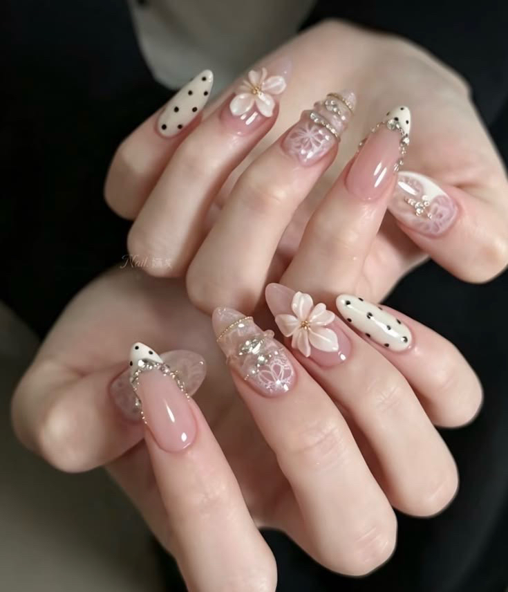 AMI_NAIL_KEBUKURO