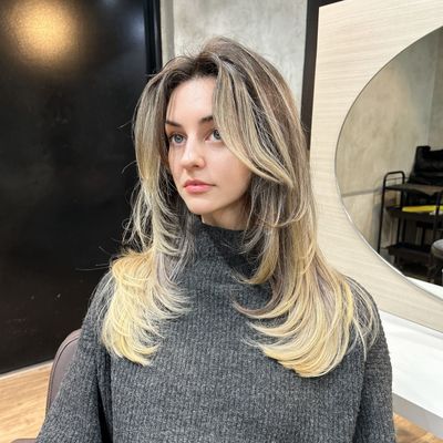 海外girl必見❣️レイヤーカット💇🏼‍♀️+バレイヤージュorハイライト💕+trメニュ