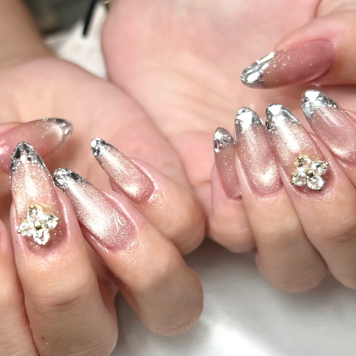 Nails_Loa
