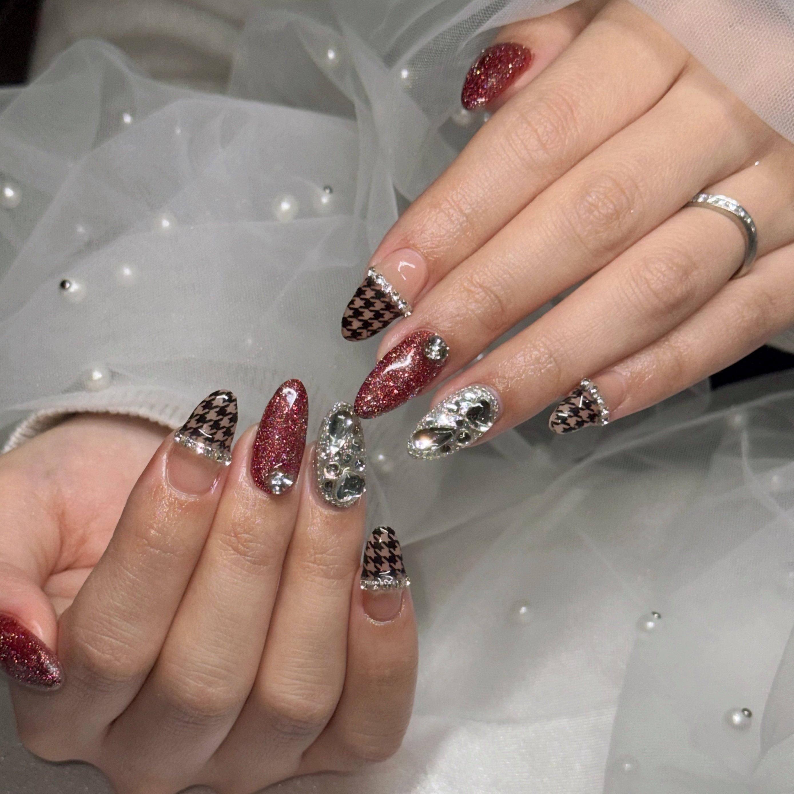 Anela_nail.