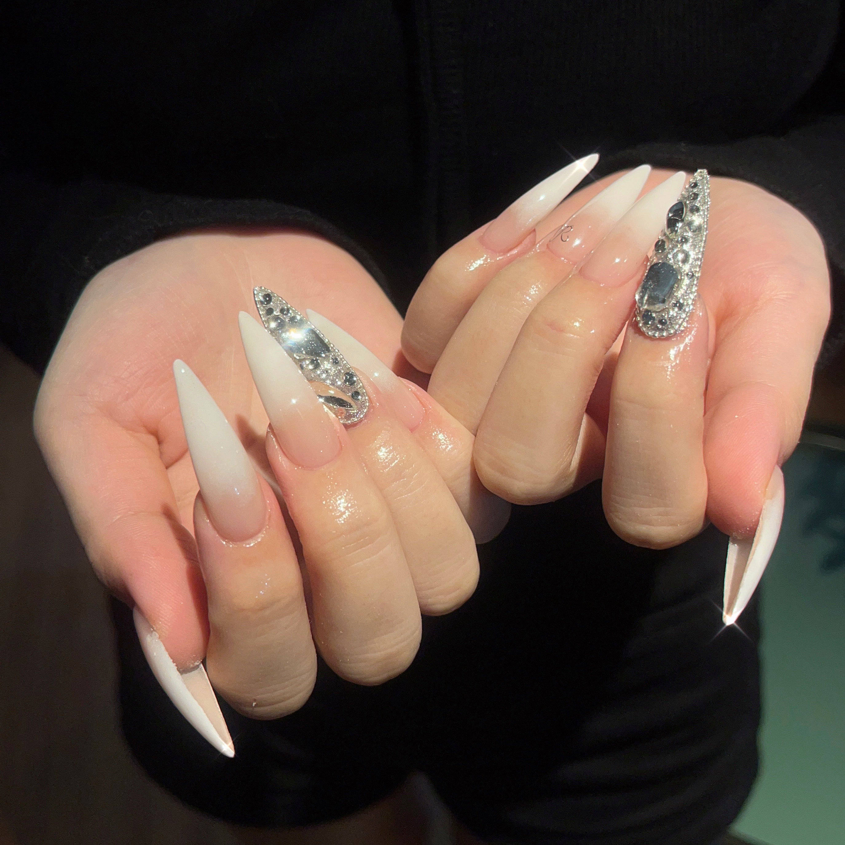 nails__mako