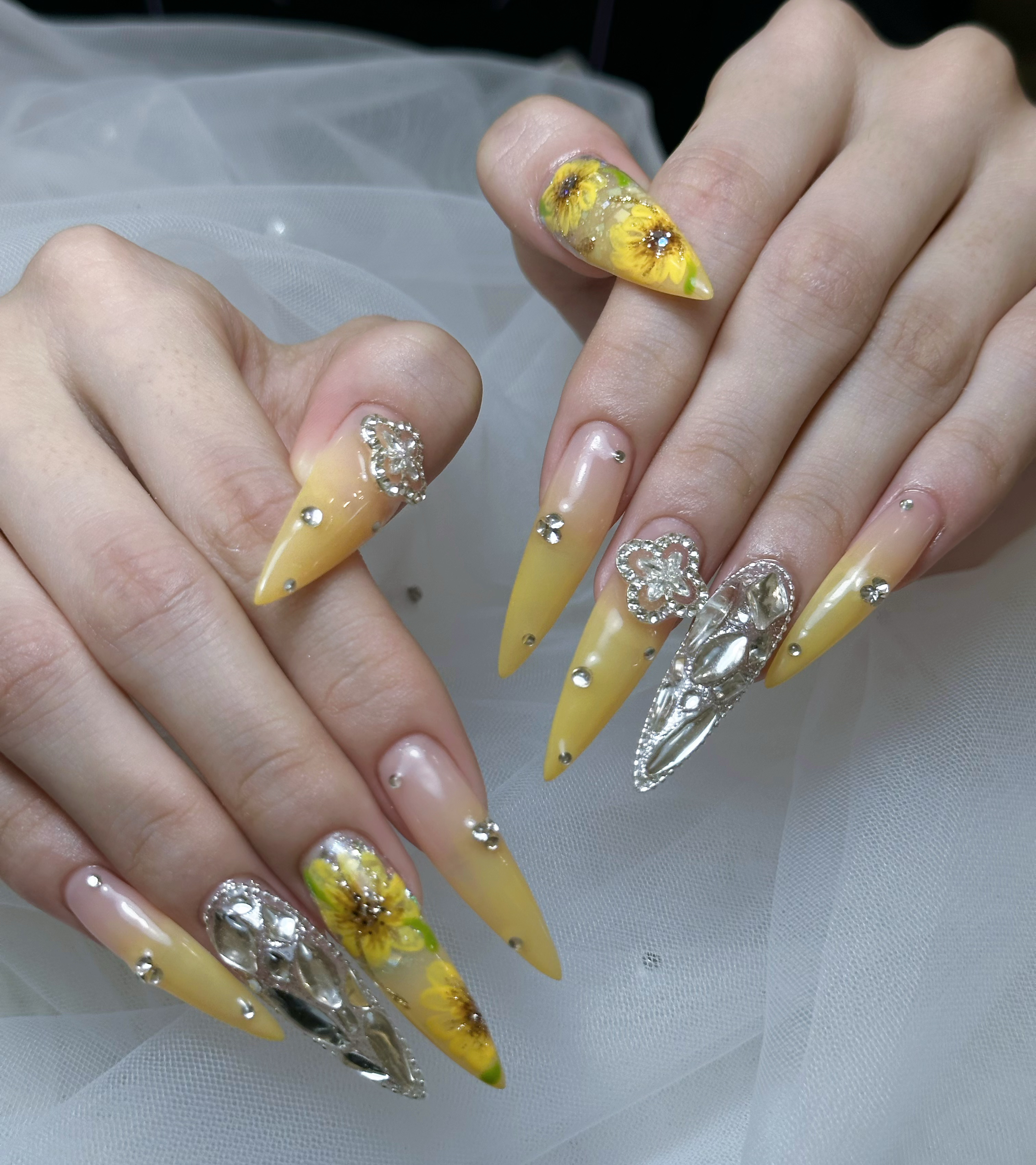 YumiRisuNails