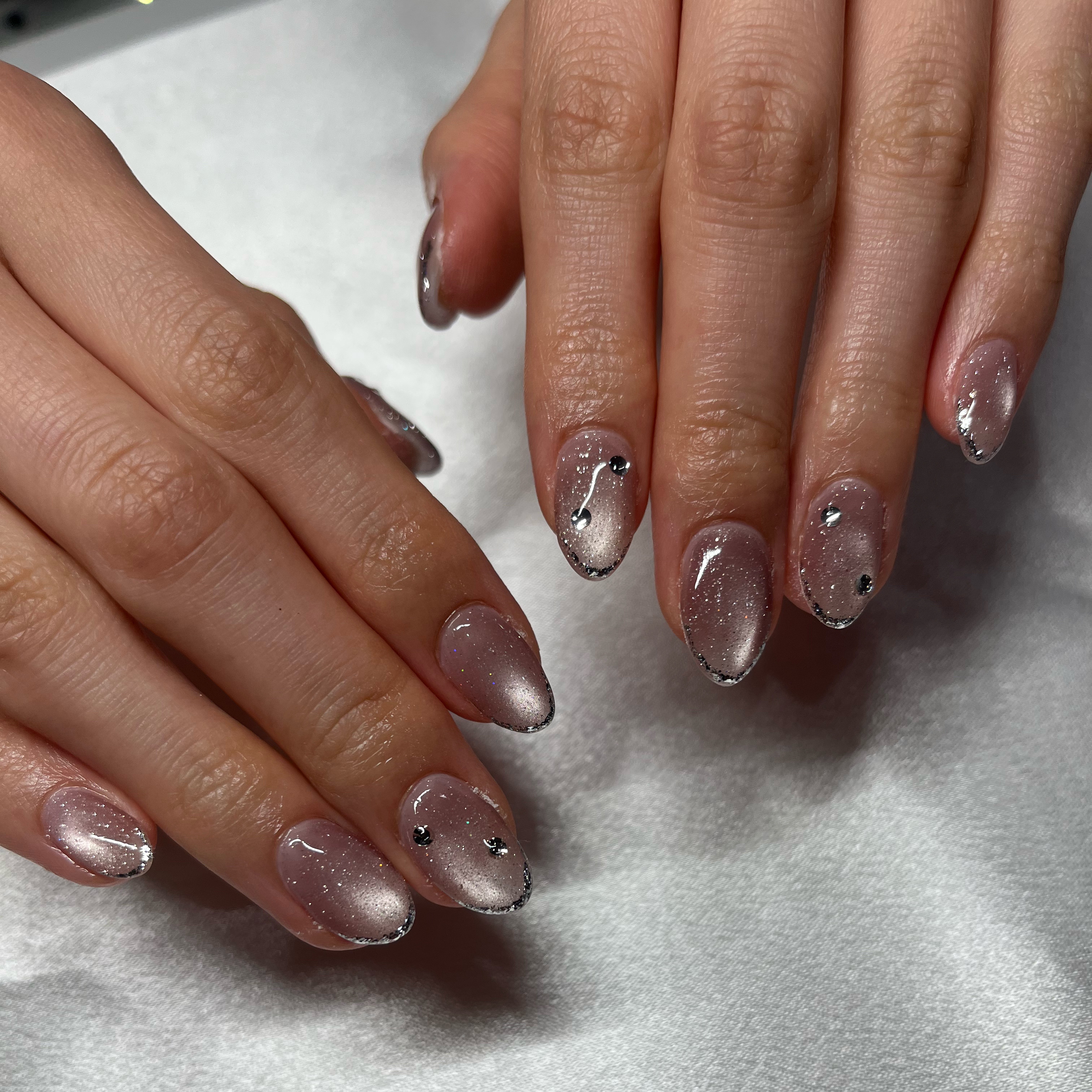 IRIS.nail