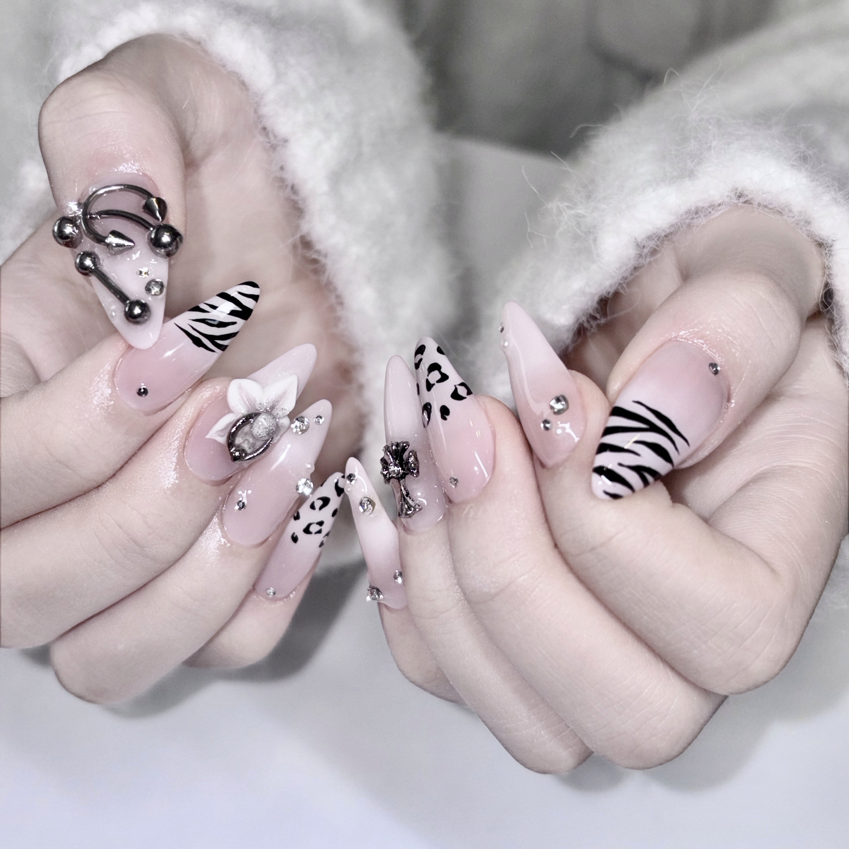 LOVEBOMBNAILS