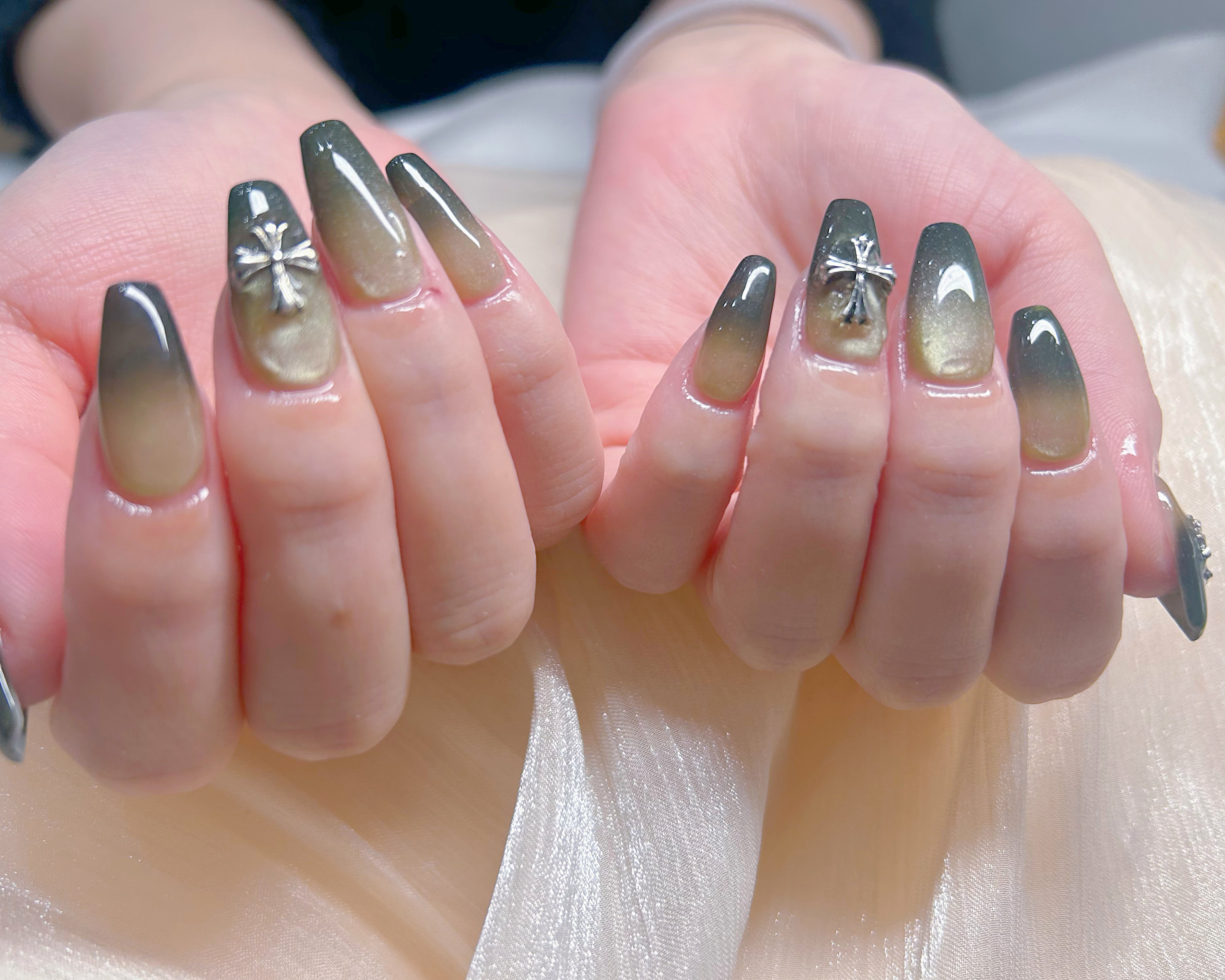 KINNAILSALON