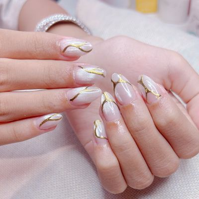 上品マグネット × ミラーフレンチラインネイル (自爪)
