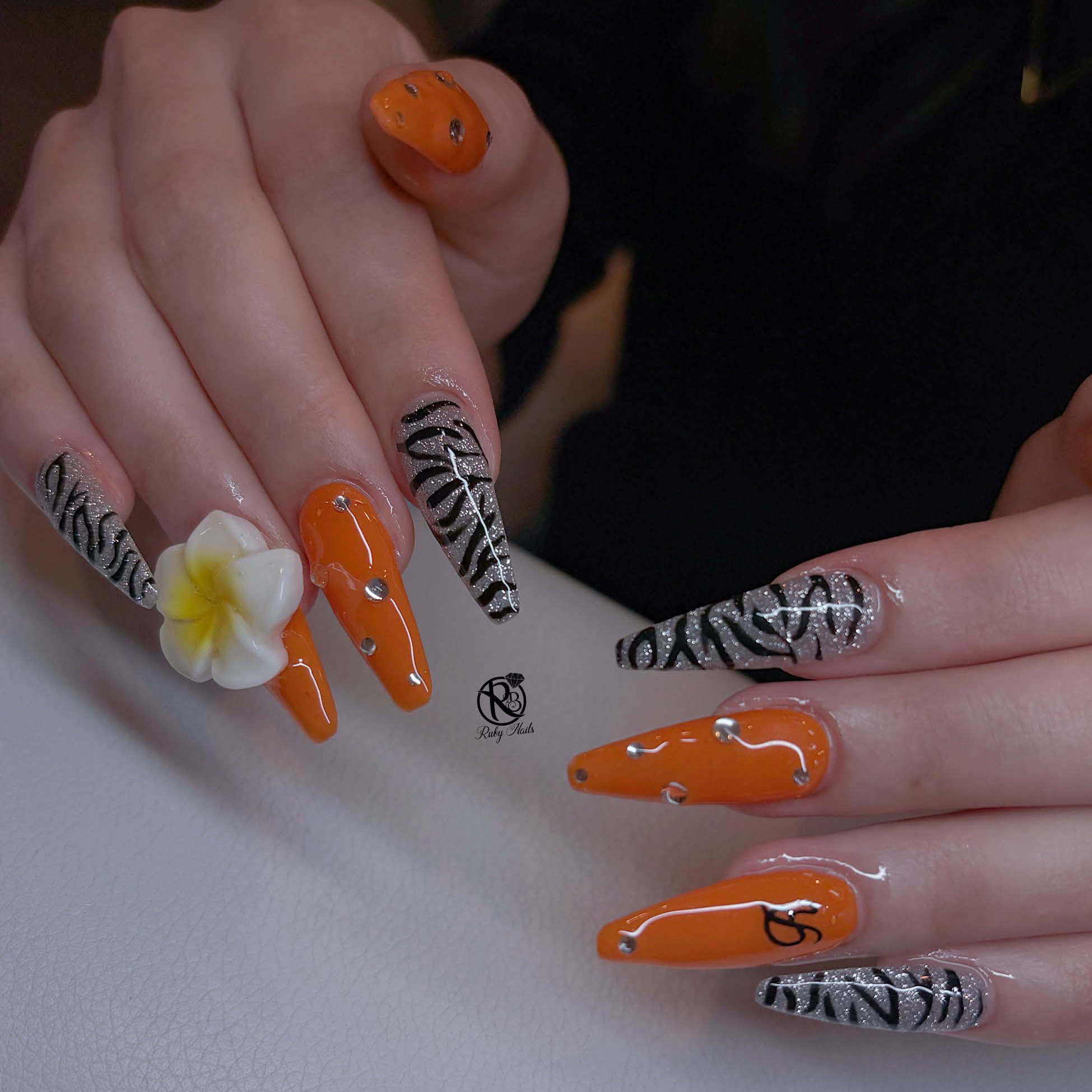 Myo_Ruby_nail