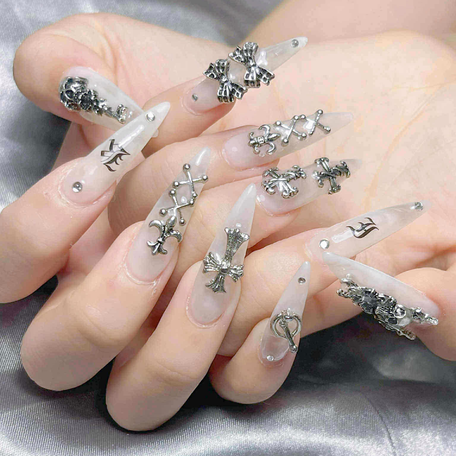 LEELA_NAIL