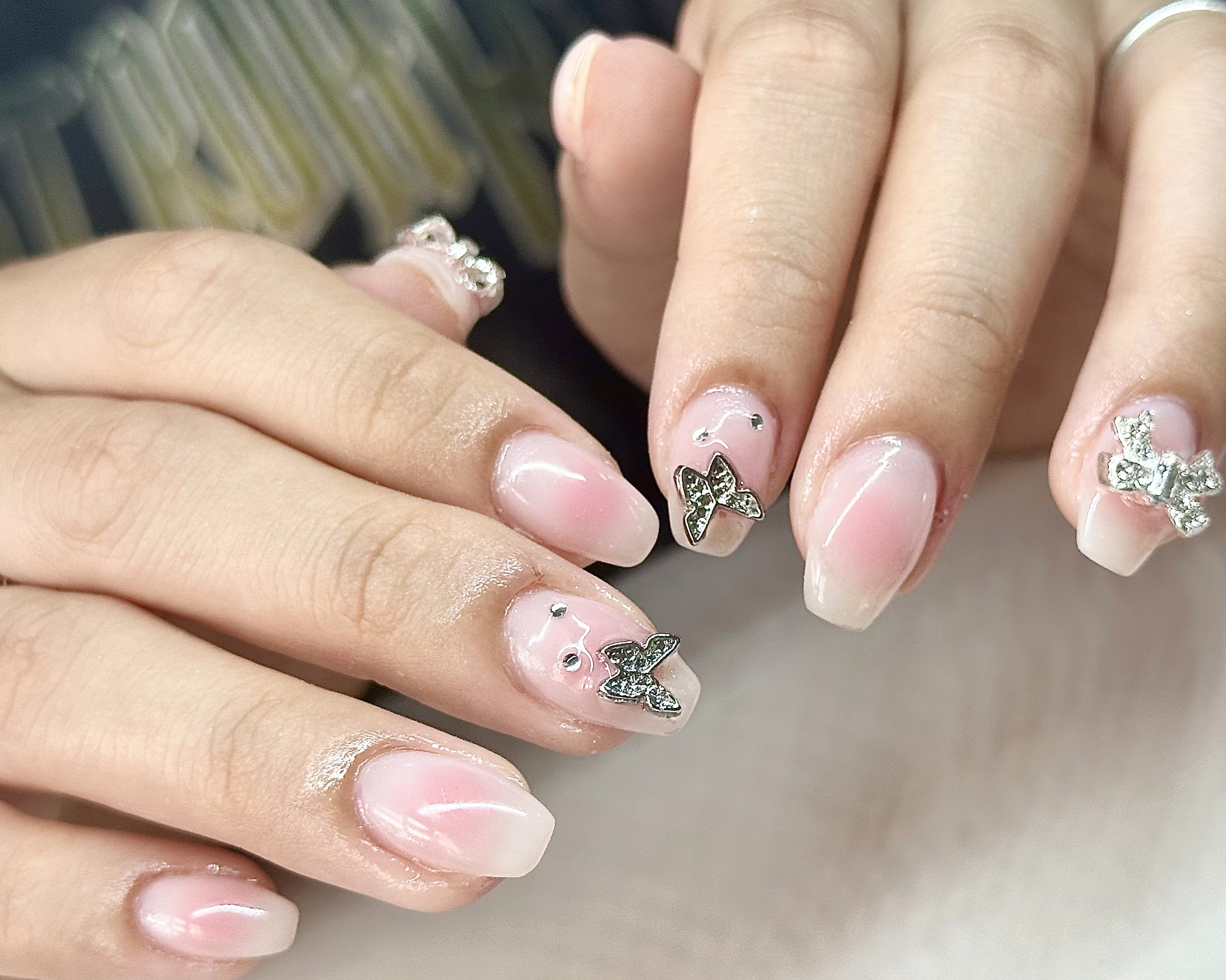 Junn_Nails