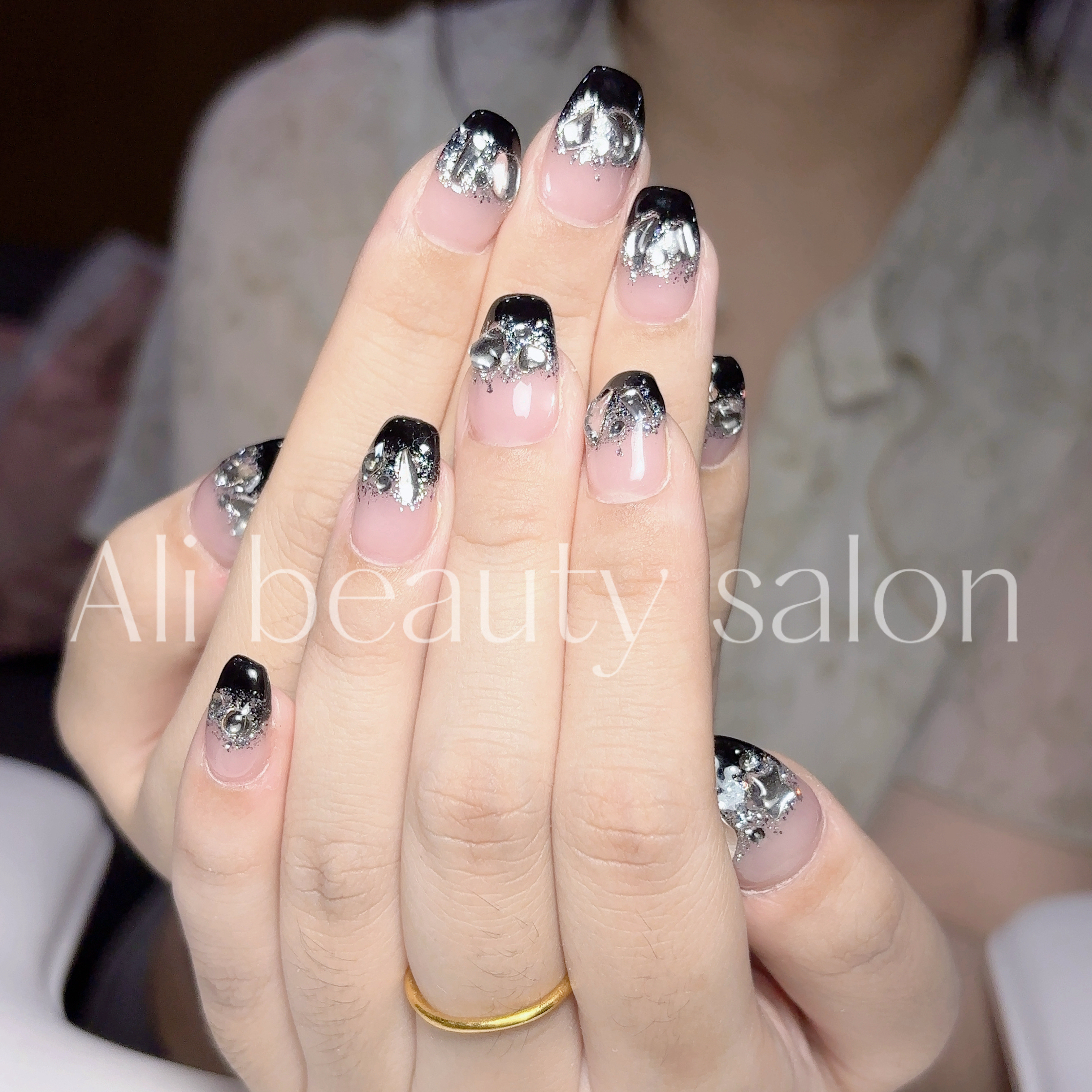 Ali_nail