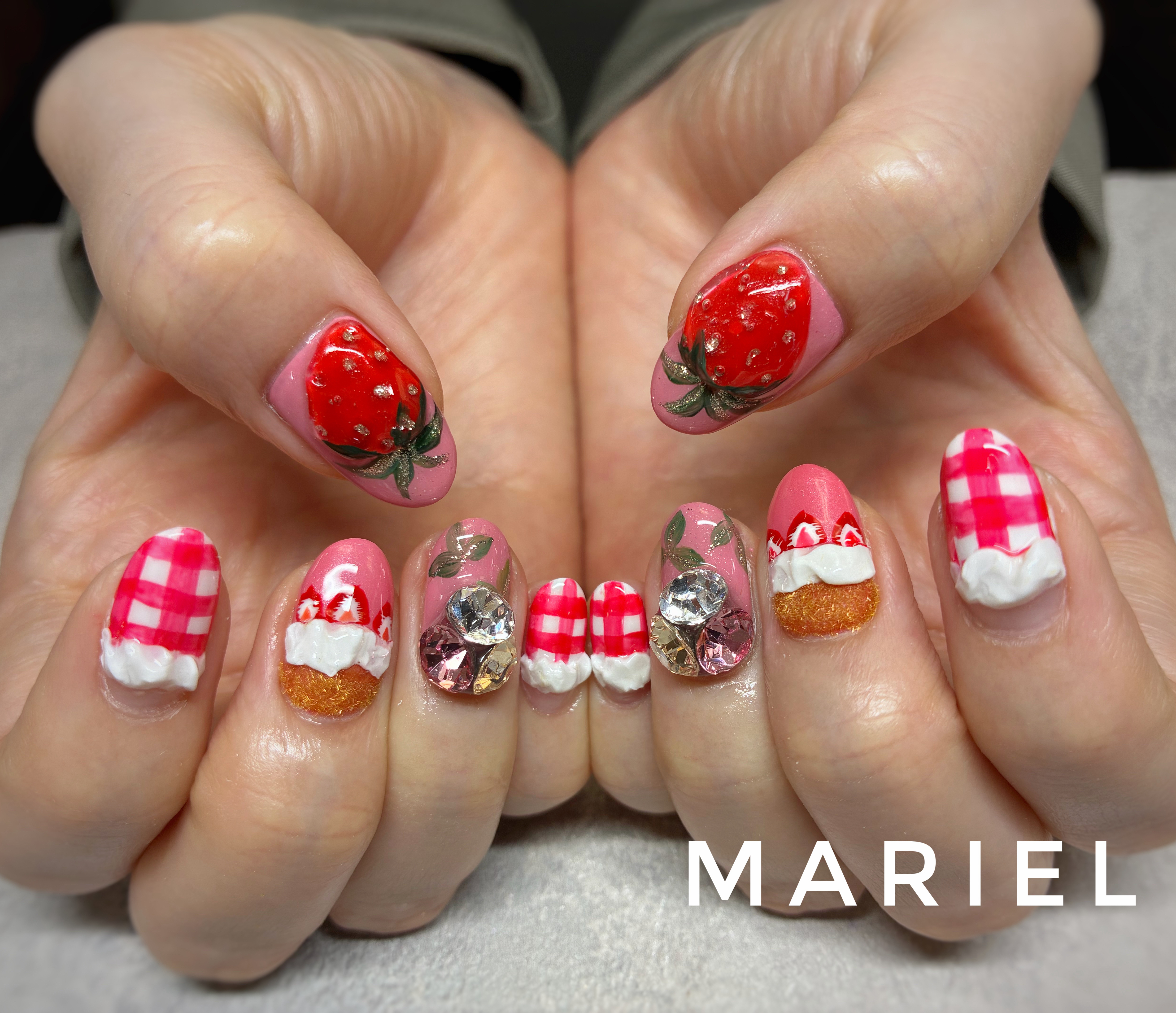 Nail_mariel