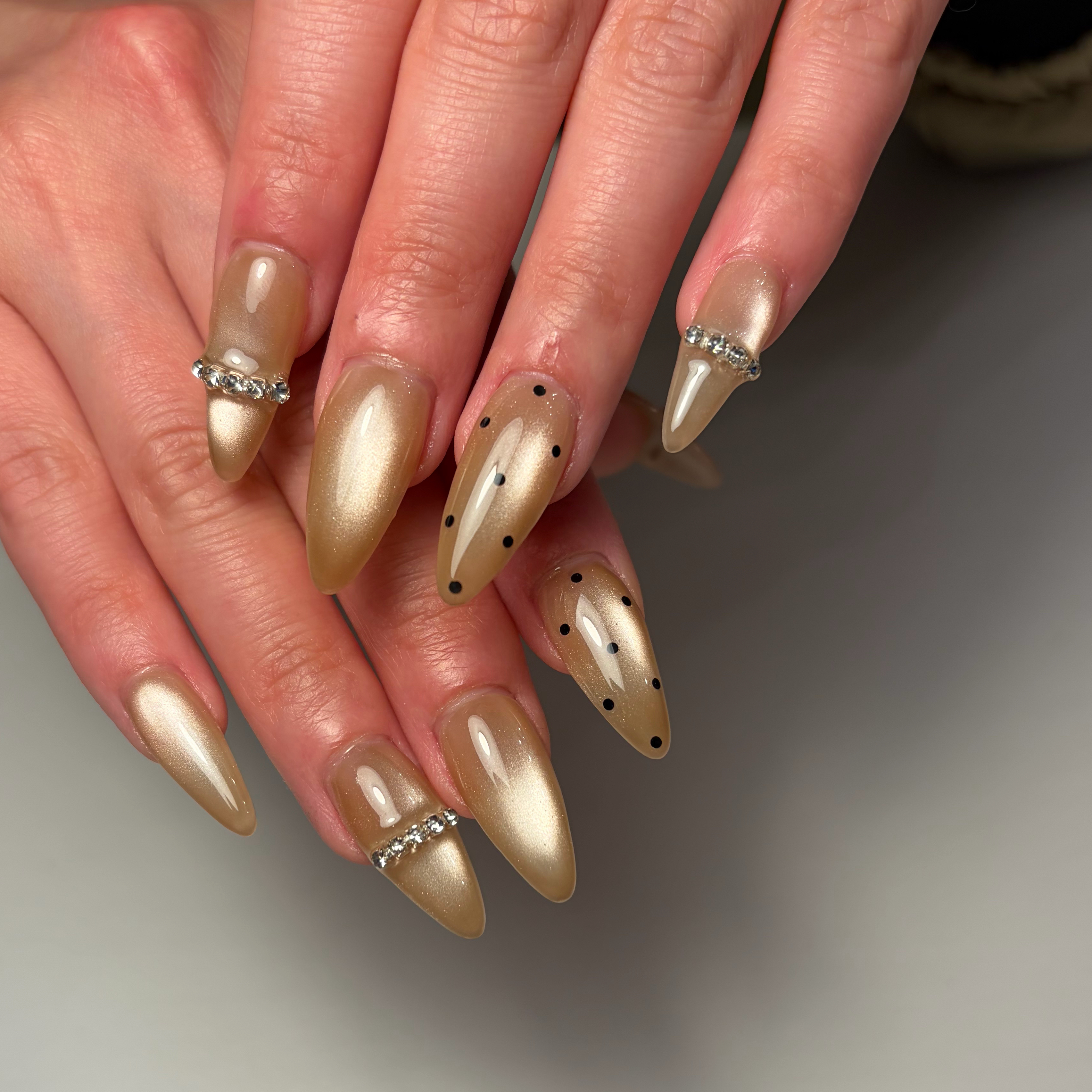 Aura.nail