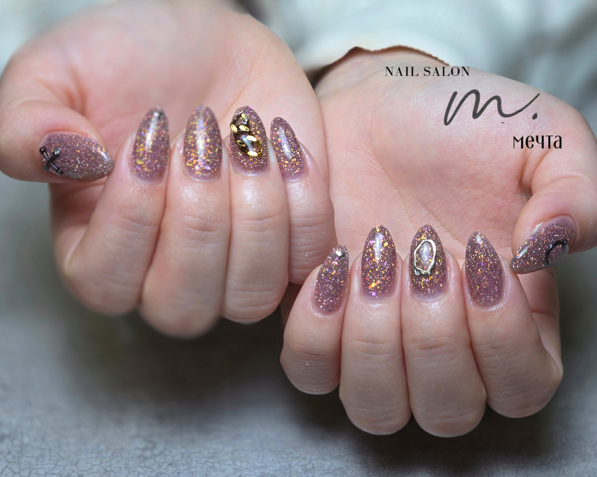 m_ye..nail