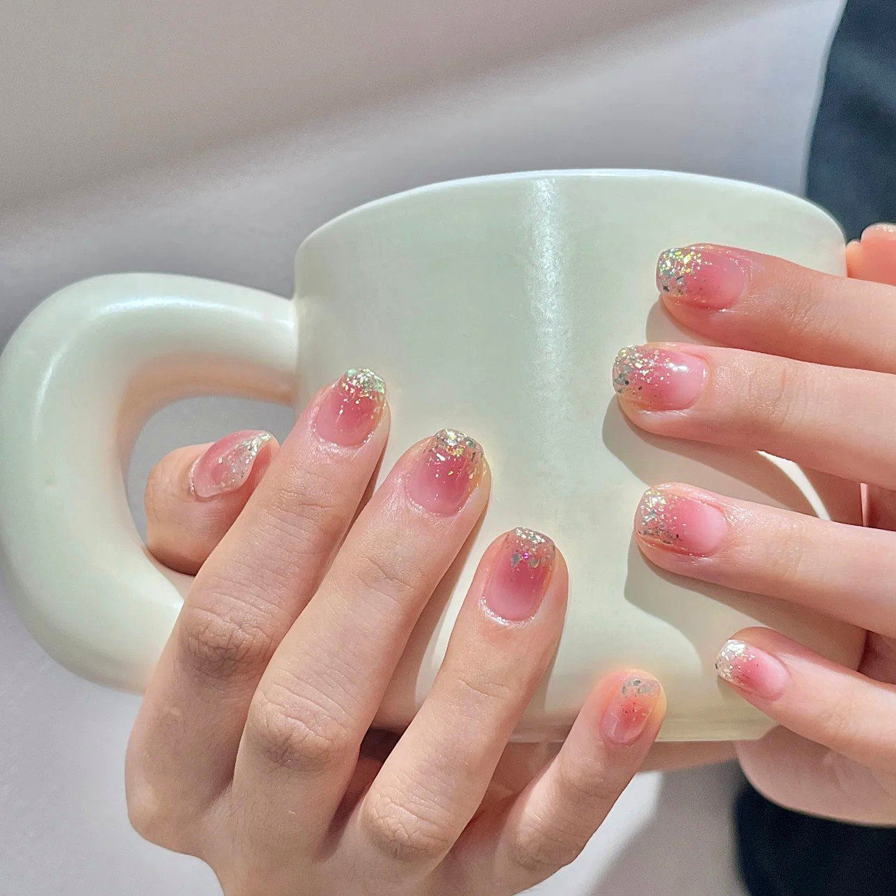 Nail_ayaa