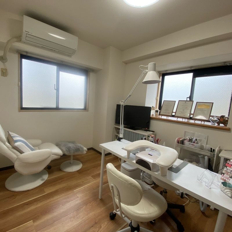 Private nail salon Leoa