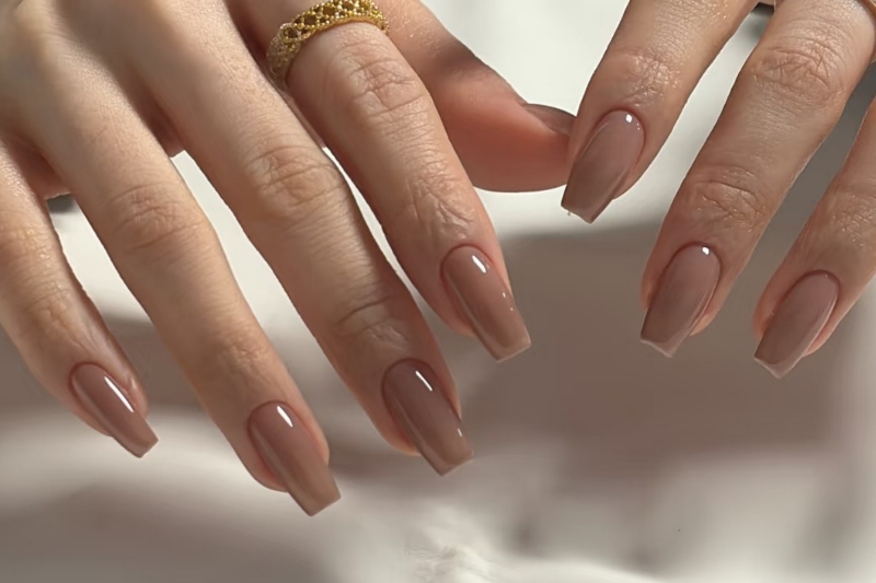 Nail_ayaa