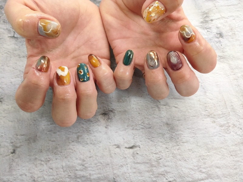 mikanails