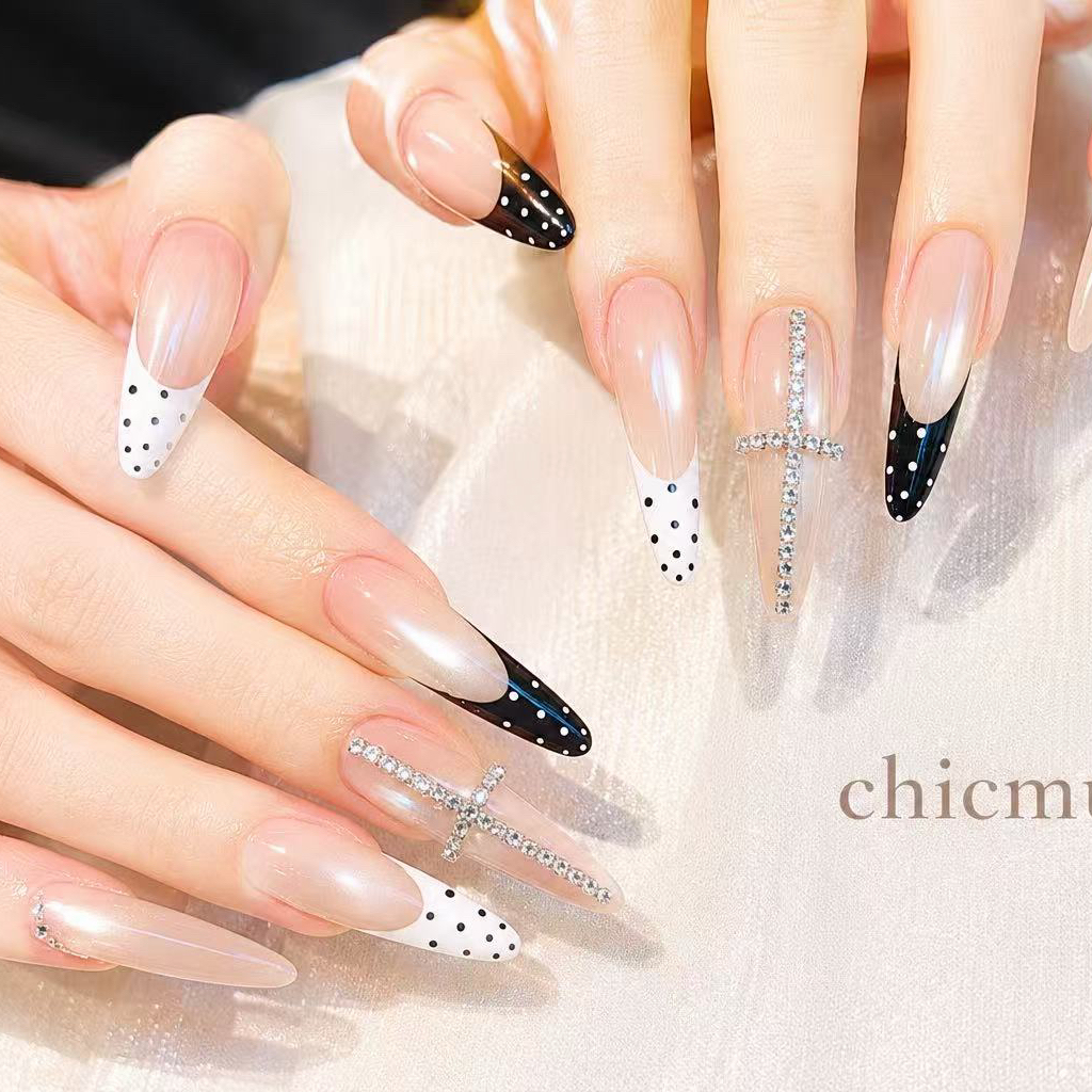 Yuna_nail.
