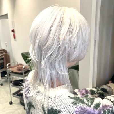 カット+髪質補修ケア2ブリーチカラー+高濃度ケラチントリートメント✨️
