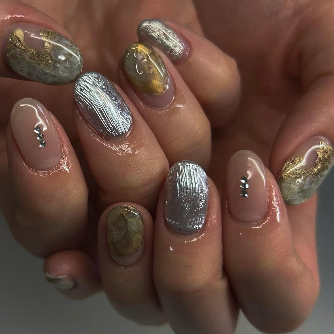 une_.nail