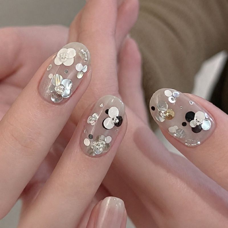 lea nail