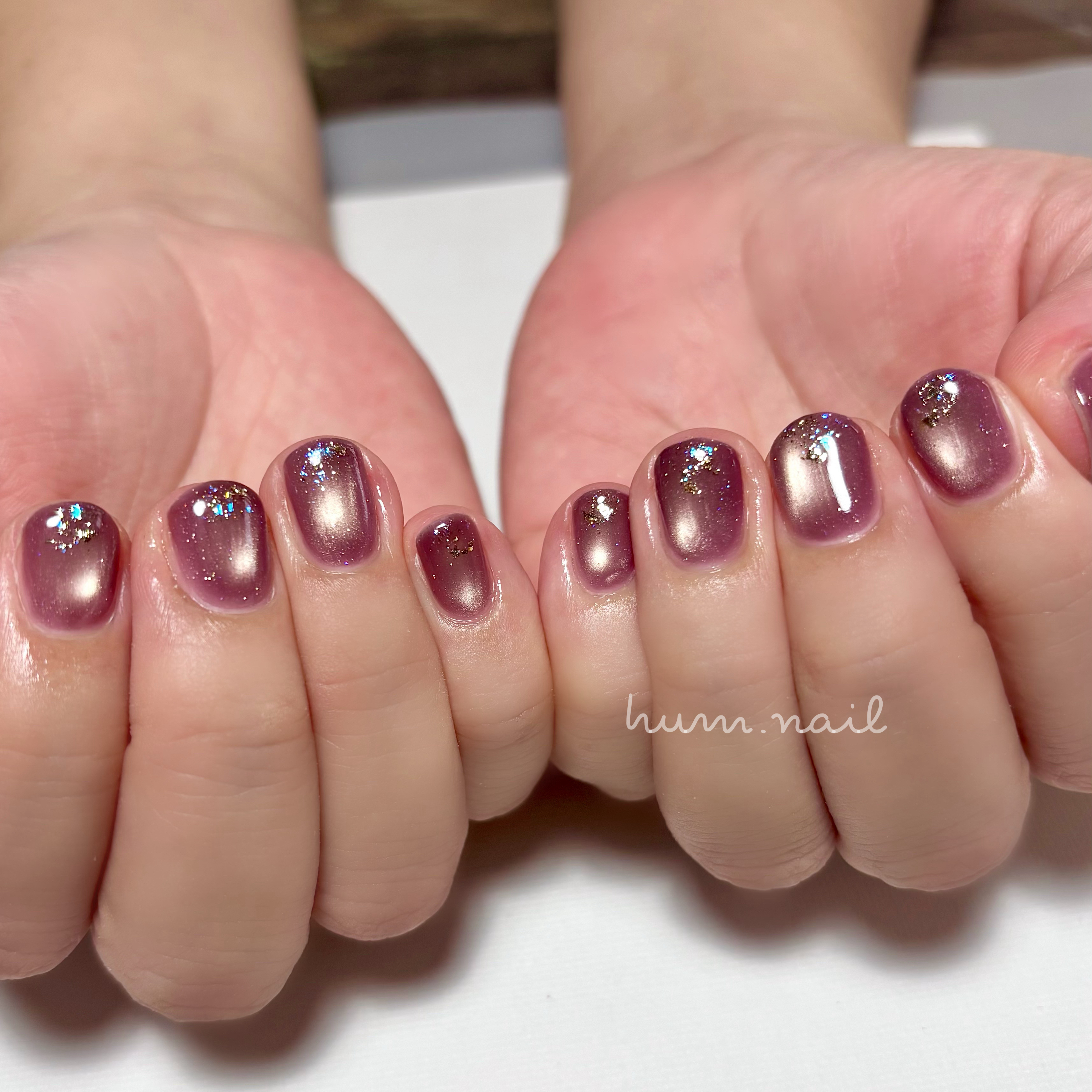 hum.nail