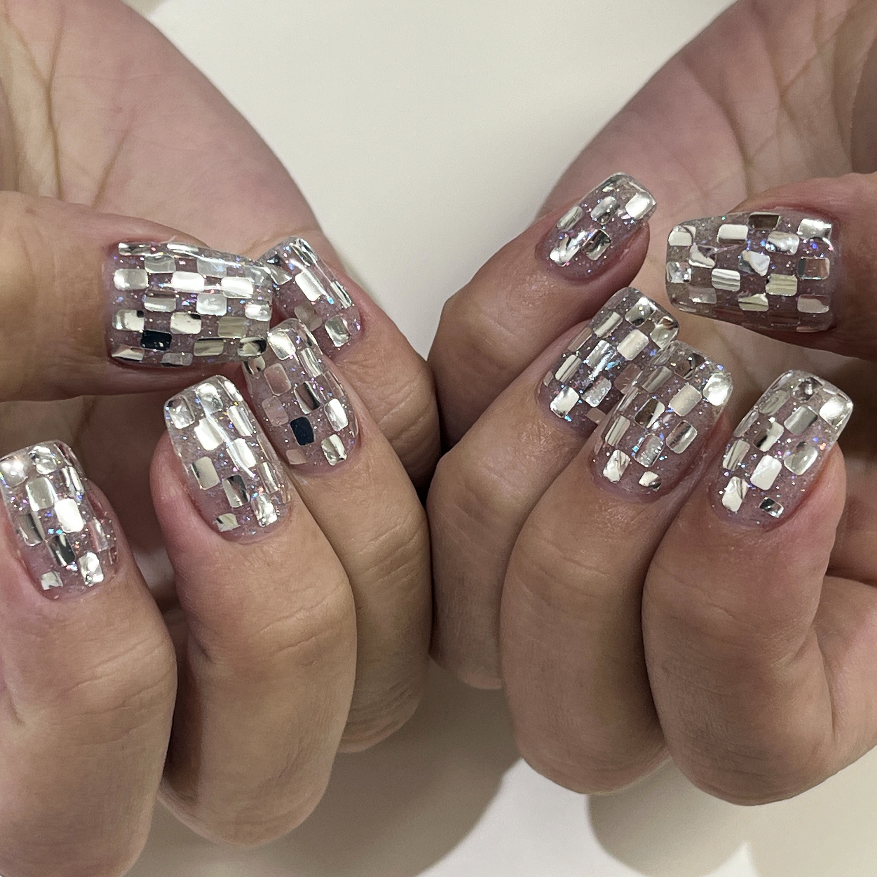 nail_aki