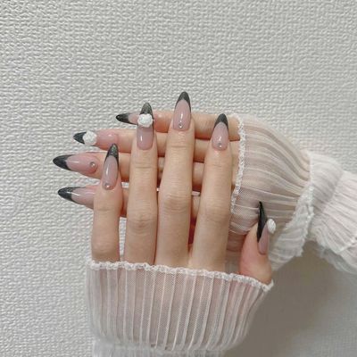 チップ長さだしシンプルディザイン💅+パーツ2個
<キャンペーン価格　¥1̶0̶0̶0̶0̶