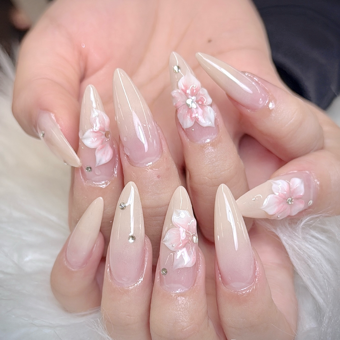 Vp1hue_nail