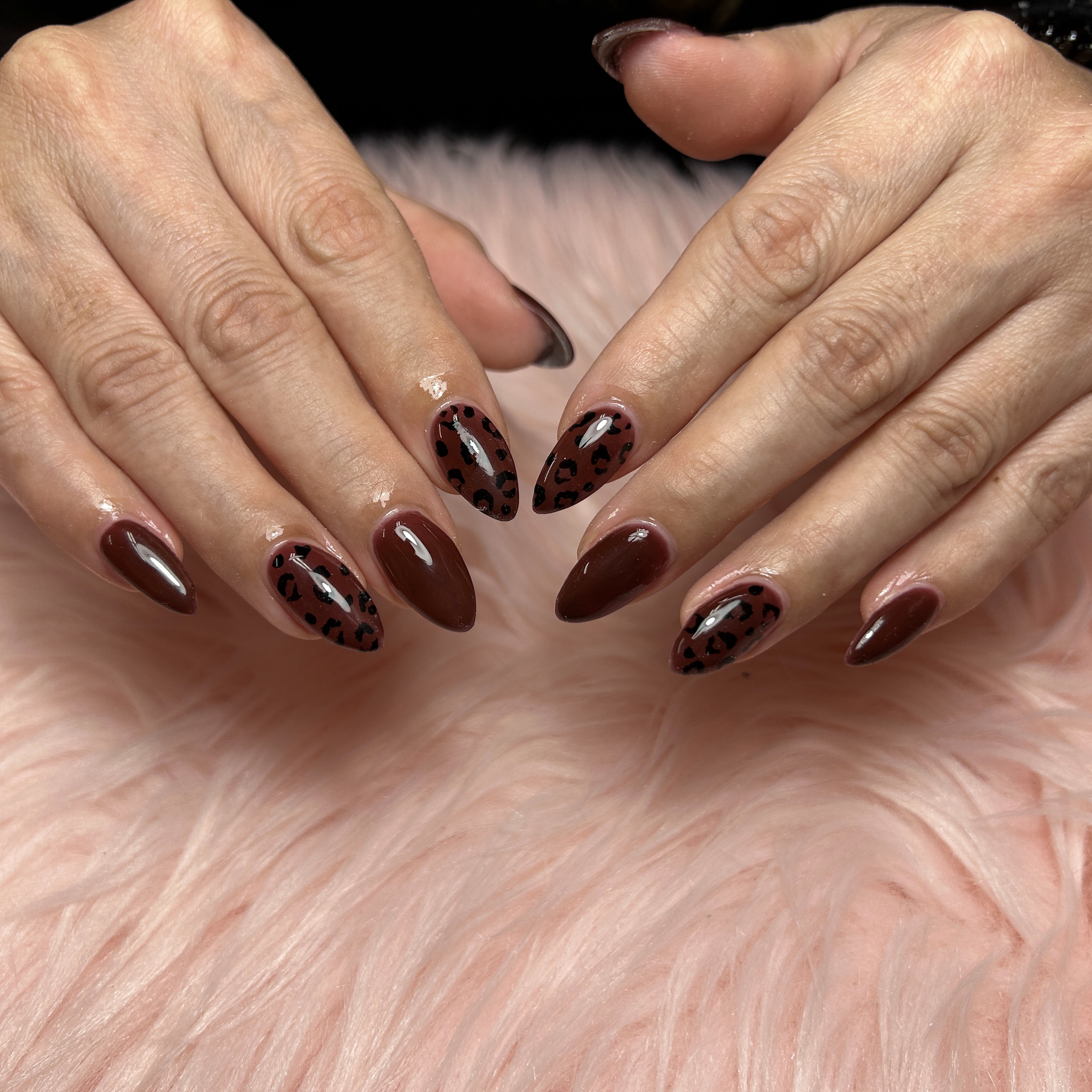 Nail_amber