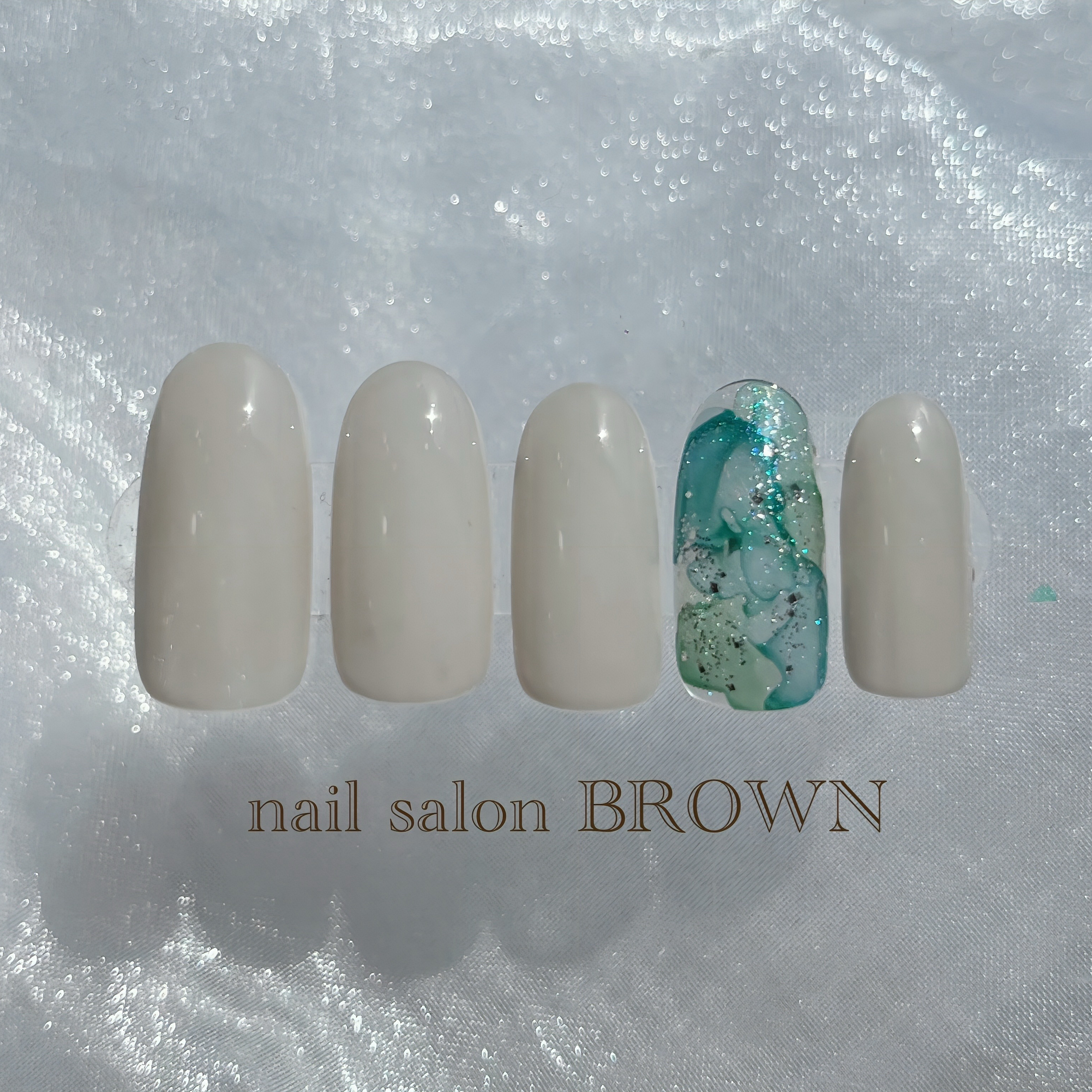 nail_salon.BROWN
